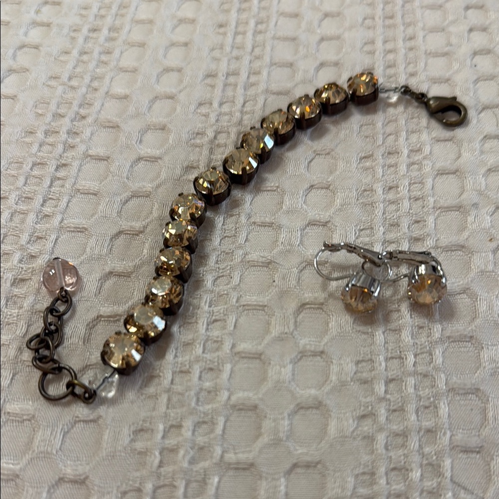 Elegant Gold-Tone Bracelet and Earring Set